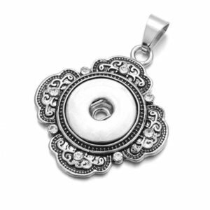 4 Petal Pendant Necklace.