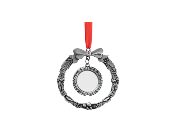 Metal wreath ornament